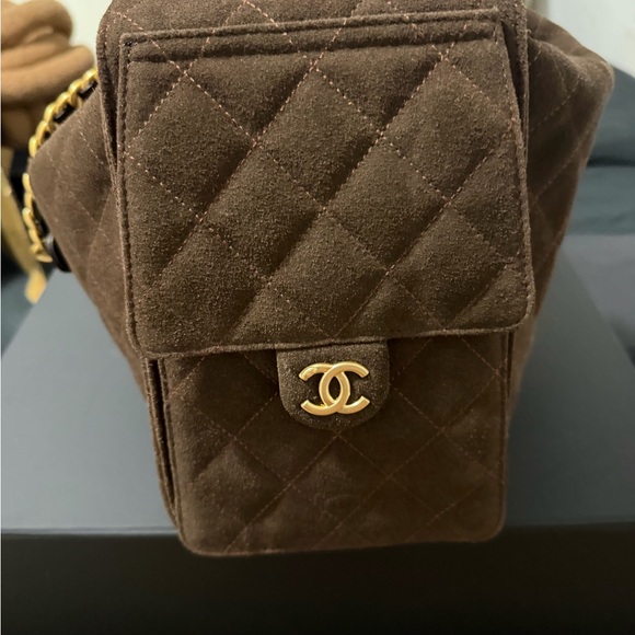 CHANEL Brown Quilted Suede Shoulder Bag with Gold Chain - Picture 6 of 7